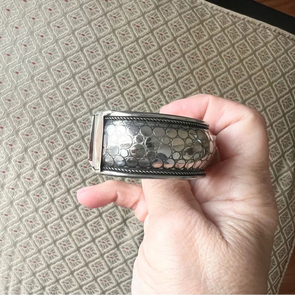 Silver metal Textured Cuff Bracelet classic design and great vintage style